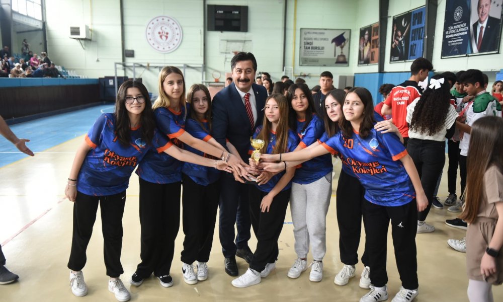 YENİŞEHİR’DE 19 MAYIS COŞKUYLA KUTLANDI  19 Mayıs Atatürk’ü 